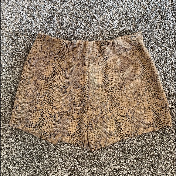 Snakeskin button-up skort from Wild Honey - Picture 4 of 4